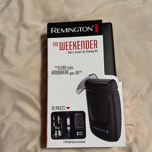 New in the box men’s weekend shaving set